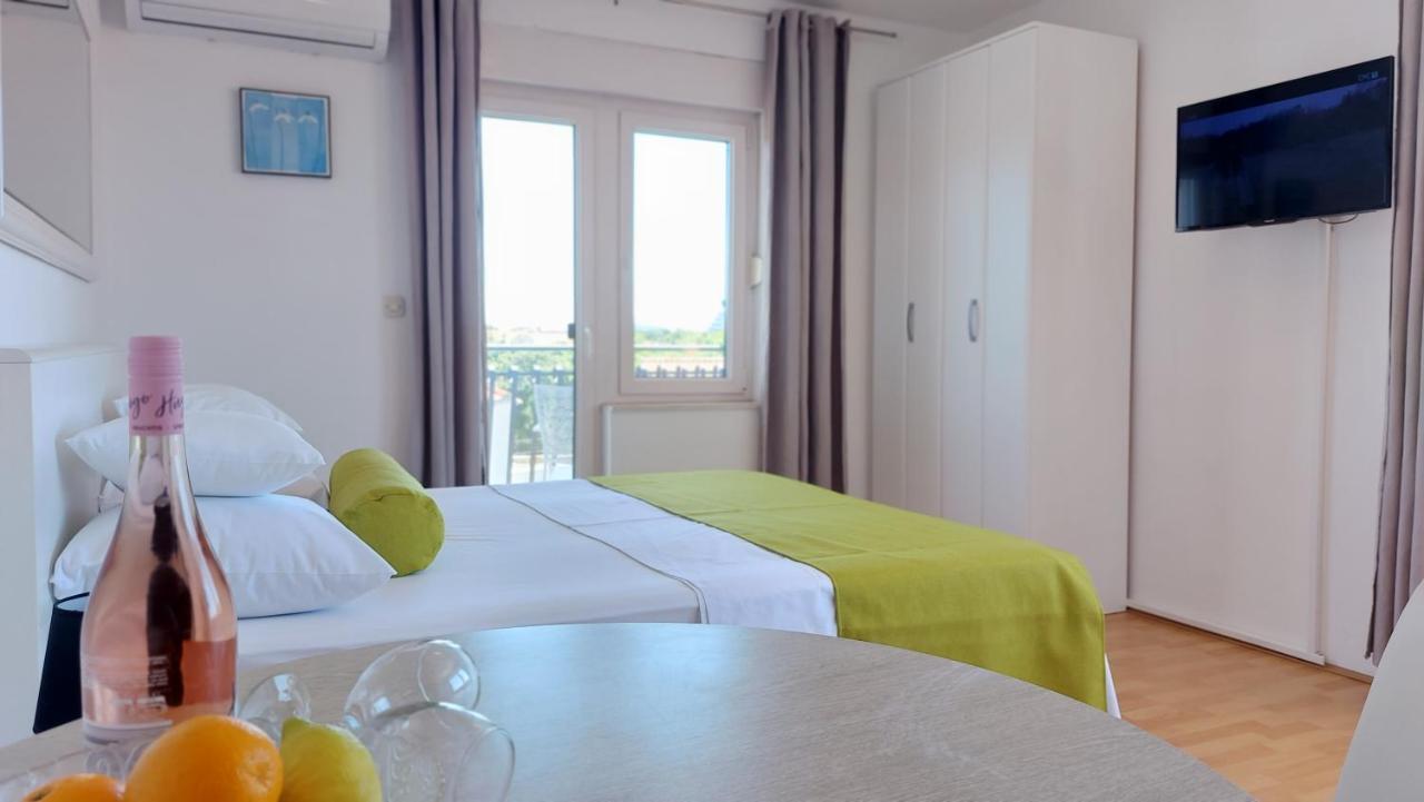 Sea Side Apartments Vodice Esterno foto