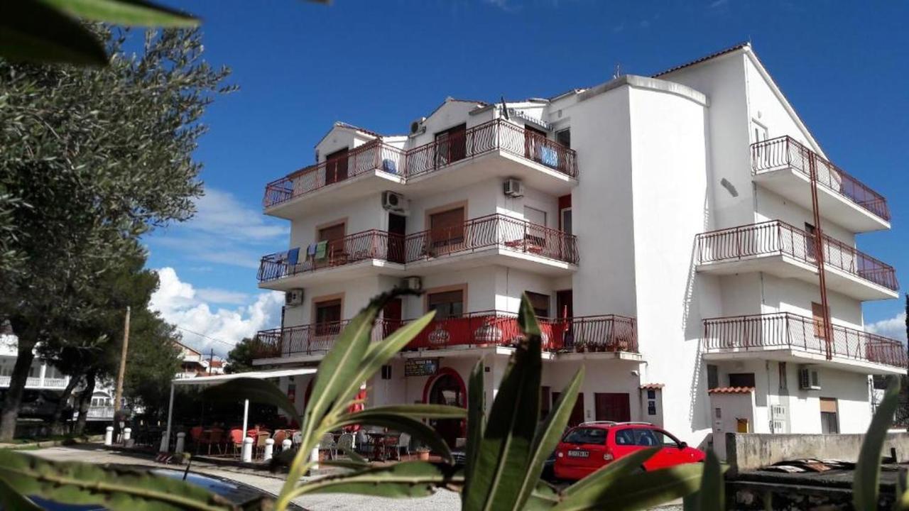 Sea Side Apartments Vodice Esterno foto