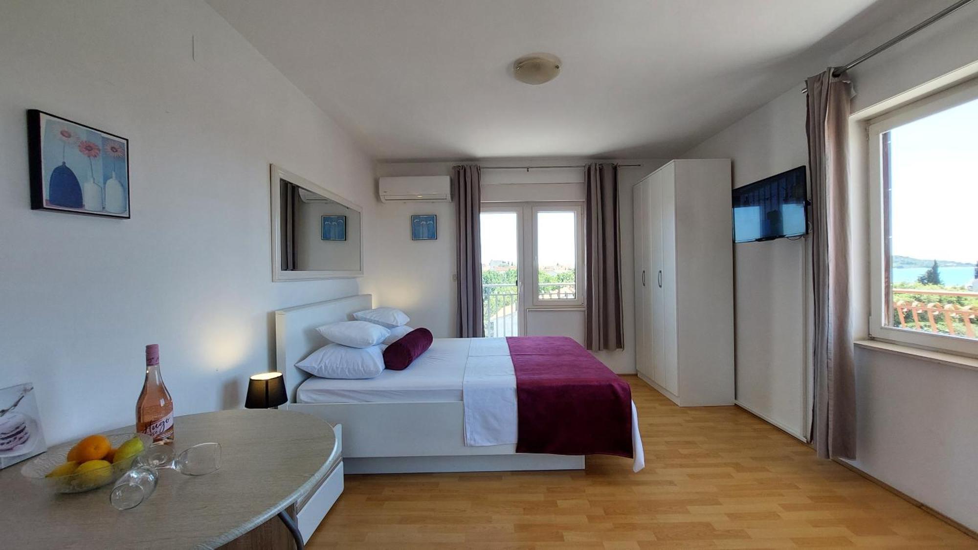 Sea Side Apartments Vodice Esterno foto