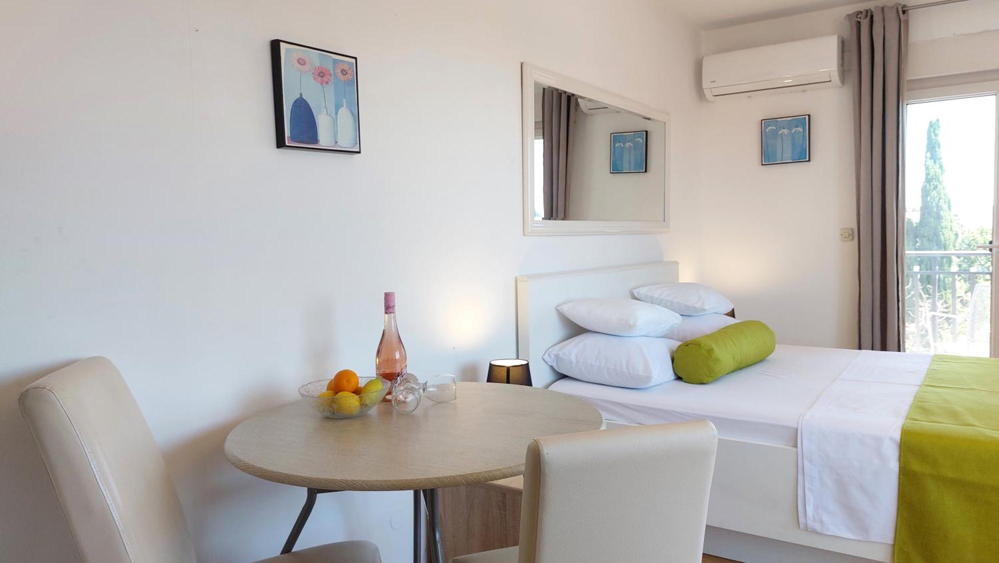 Sea Side Apartments Vodice Esterno foto