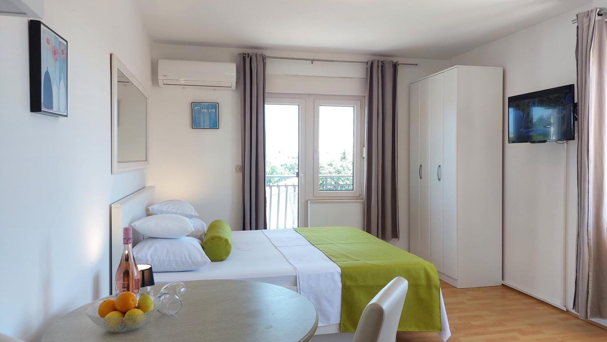 Sea Side Apartments Vodice Esterno foto